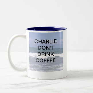 TASSE 2 COULEURS CHARLIE NE BOIVENT PAS DU CAFÉ