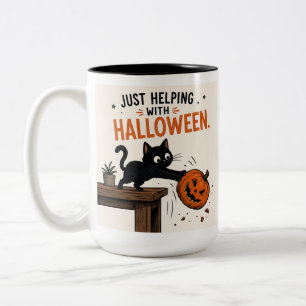 Tasse 2 Couleurs Chat noir drôle renversant une citrouille Hallowee