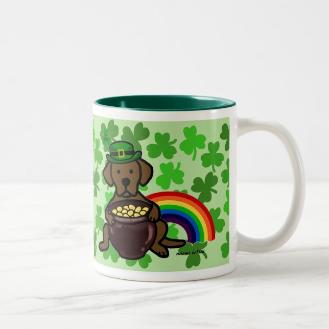 Tasse 2 Couleurs Chocolat Labrador du jour de St Patrick (Droit)