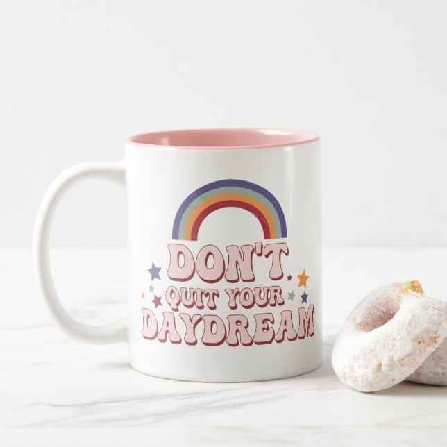 Tasse 2 Couleurs Citation positive de Hippie rétro (Avec donut)