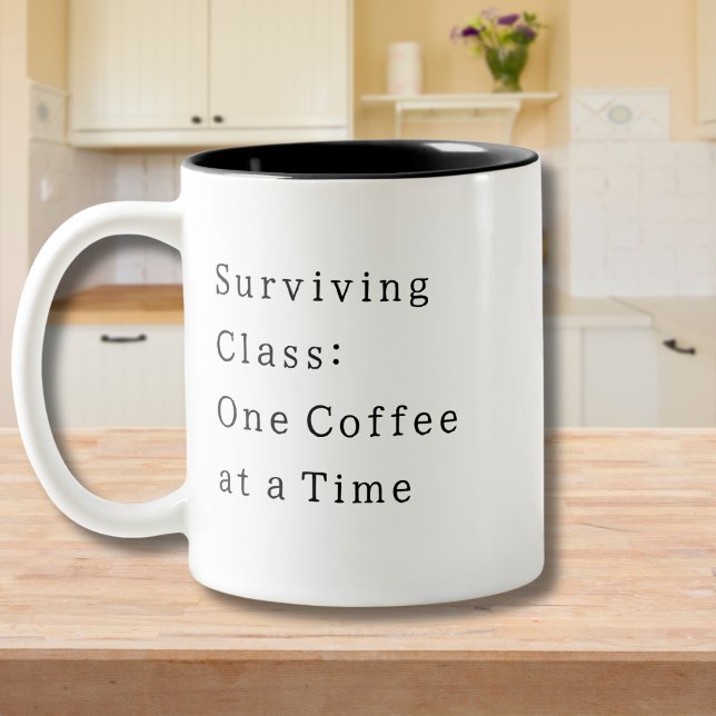 Tasse 2 Couleurs Classe de survie, Citation amusante de l'étudiant (Créateur téléchargé)