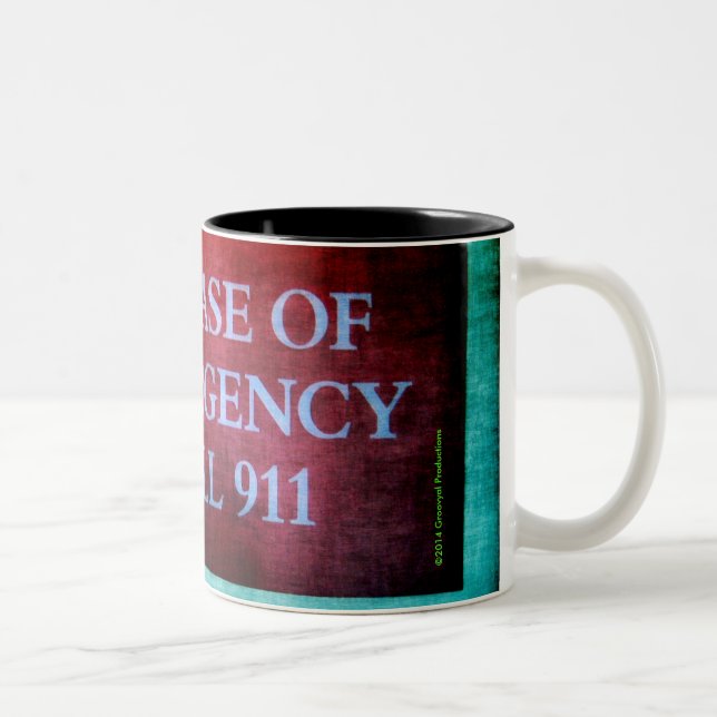 Tasse 2 Couleurs Composez le 911 (Droit)