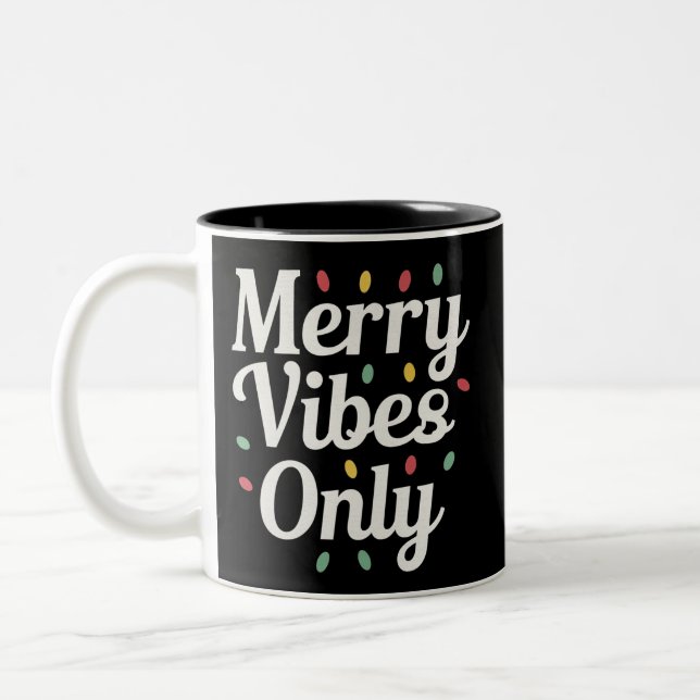 Tasse 2 Couleurs Correspondance famille Noël Joyeux Vibes seulement (Gauche)