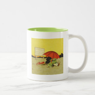 Tasse 2 Couleurs Couple romantique vintage s'embrassant sous un par