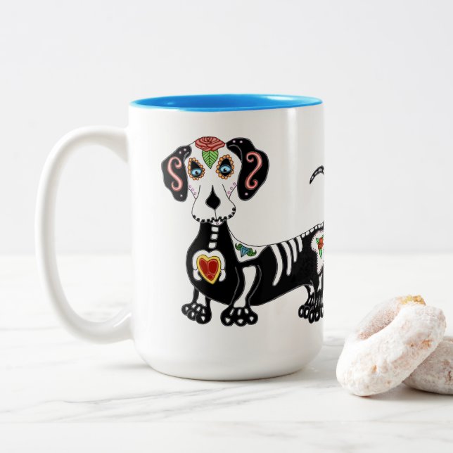 Tasse 2 Couleurs Crâne à sucre Dachshund (Avec donut)