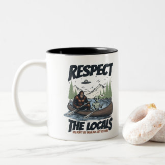 Tasse 2 Couleurs Cryptid Sasquatch Alien UFO Canoe Graphic