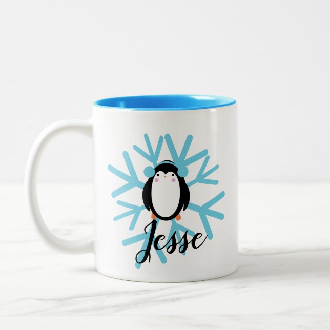Tasse 2 Couleurs Cute Penguin Blue Snowflake Nom personnalisé Noël (Gauche)
