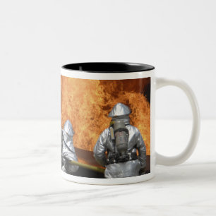 Tasse 2 Couleurs Des pompiers neutralisent un incendie