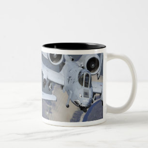 Tasse 2 Couleurs Deux avions du coup de foudre II d'A-10C volent