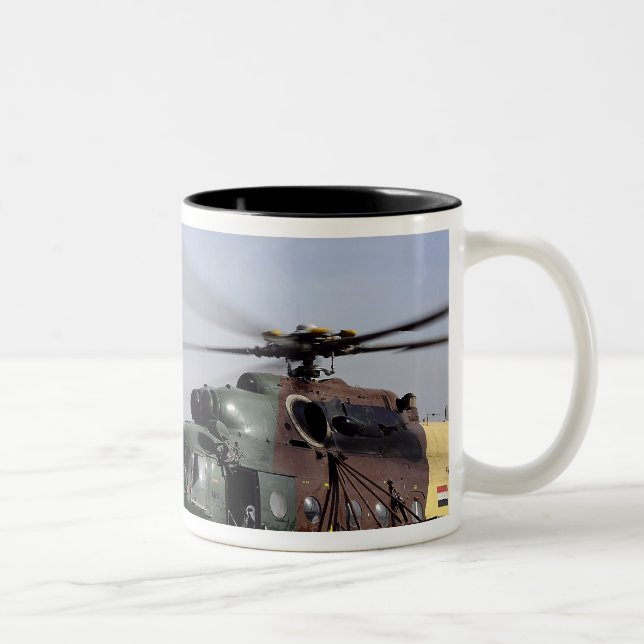 Tasse 2 Couleurs Deux Hélicoptères Irakiens Mi-17 Hip (Droit)