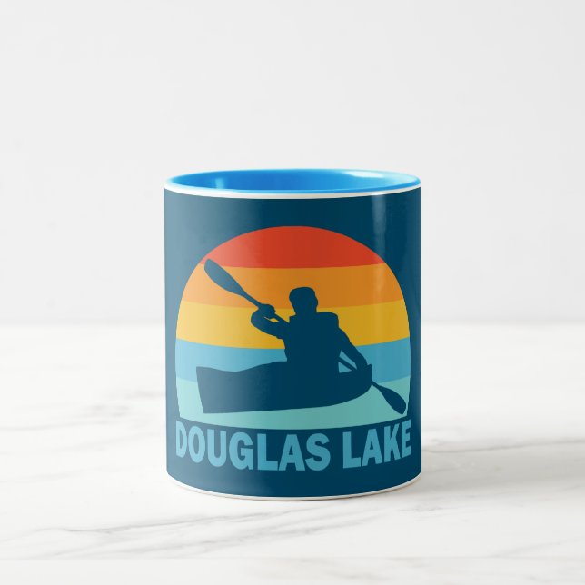 Tasse 2 Couleurs Douglas Lake Tennessee Kayak (Centre)