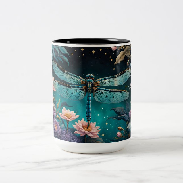 Tasse 2 Couleurs Dragonfly dans un jardin fleuri la nuit (Centre)