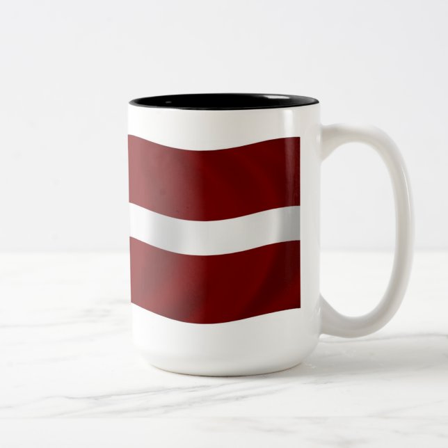 Tasse 2 Couleurs Drapeau de Lettonie (Droit)