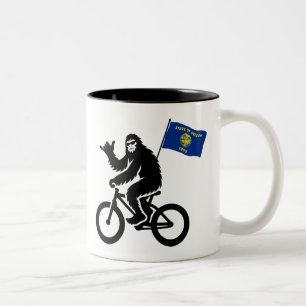 Tasse 2 Couleurs Drapeau de l'Oregon de Bigfoot Cyclon