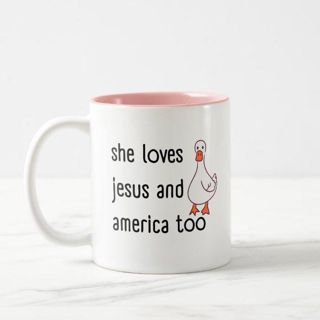 Tasse 2 Couleurs Elle aime Jésus et l'Amérique aussi (Gauche)