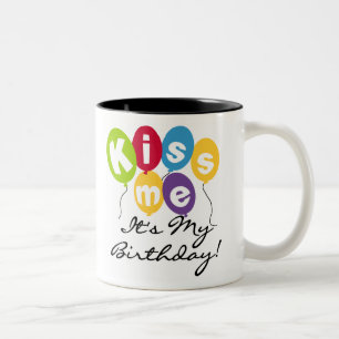 Tasse 2 Couleurs Embrassez-moi anniversaire