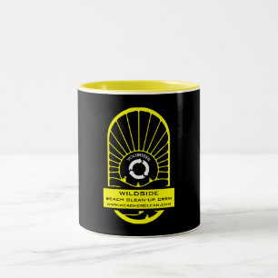 Tasse 2 Couleurs Équipe de bénévoles pour le nettoyage de la plage