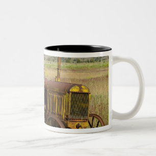 Tasse 2 Couleurs États-Unis, Oregon, Shaniko. Tracteur ancien rouil