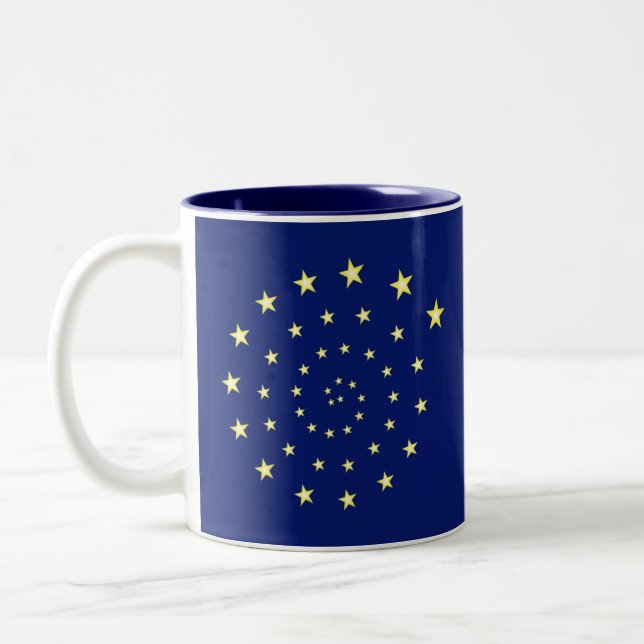Tasse 2 Couleurs Étoiles élégantes en spirale sur fond bleu marine  (Gauche)