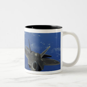 Tasse 2 Couleurs F-22 Raptors de l'US Air Force en vol près de Guam