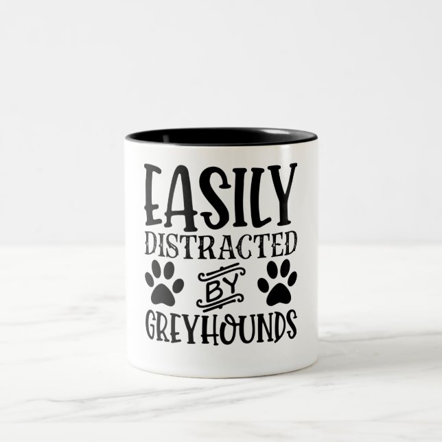 Tasse 2 Couleurs Facilement Distrait Par Greyhounds (Centre)