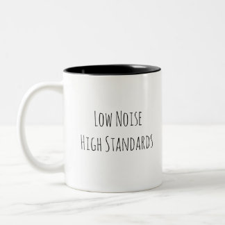 Tasse 2 Couleurs Faible bruit. Hautes exigences. Motivation minimal