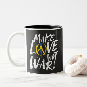 Tasse 2 Couleurs Faire l'amour et non le soutien à la guerre en Ukr
