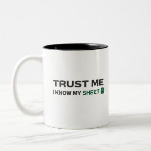 Tasse 2 Couleurs Faites-moi confiance, je connais ma feuille