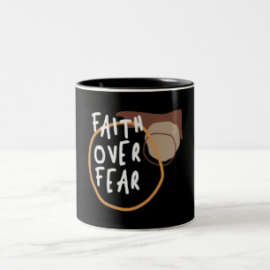 Tasse 2 Couleurs Faith Over Fear - Citation chrétienne audacieuse