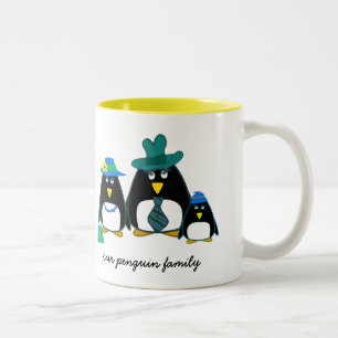 Tasse 2 Couleurs Famille de pingouins drôle Nom personnalisé Cade