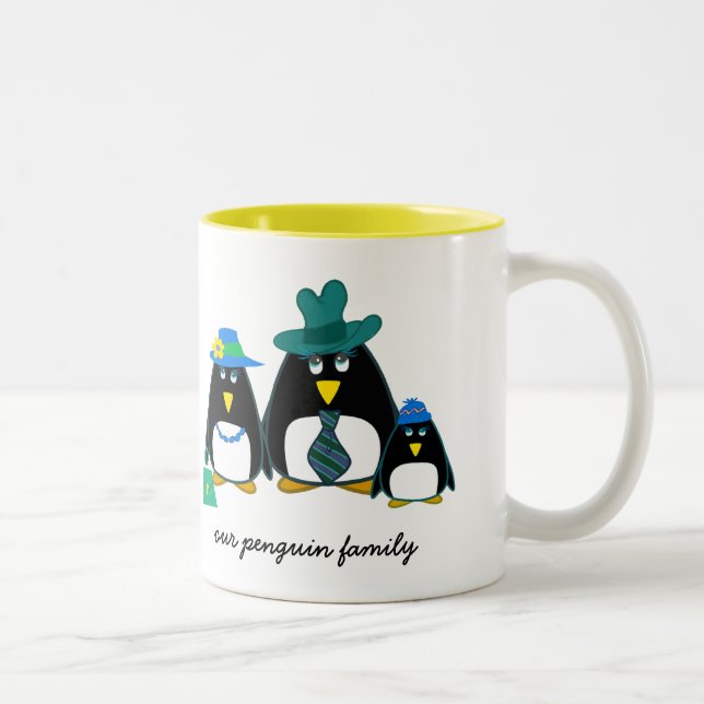 Tasse 2 Couleurs Famille de pingouins drôle | Nom personnalisé Cade (Droit)