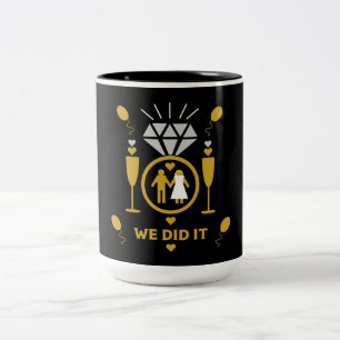 Tasse 2 Couleurs Félicitations originales et drôles pour les fiança