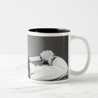 Tasse 2 Couleurs Femme dans un casquette