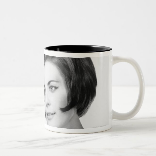 Tasse 2 Couleurs Femme Newpaper de lecture (Droit)