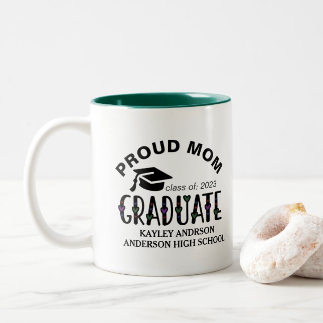 Tasse 2 Couleurs Fier Maman, Nom de la graduation personnalisée Ann (Avec donut)
