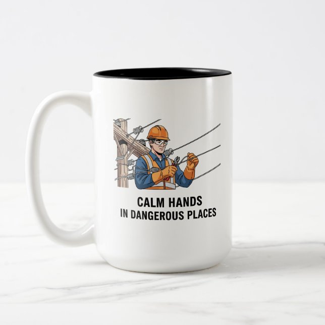 Tasse 2 Couleurs Fierté du Monteur de Lignes Électriciennes Profess (Gauche)