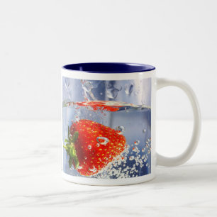 Tasse 2 Couleurs Fraise dans l'eau photo belle