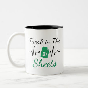 Tasse 2 Couleurs Freak in the Sheets - Drôle Acoountant