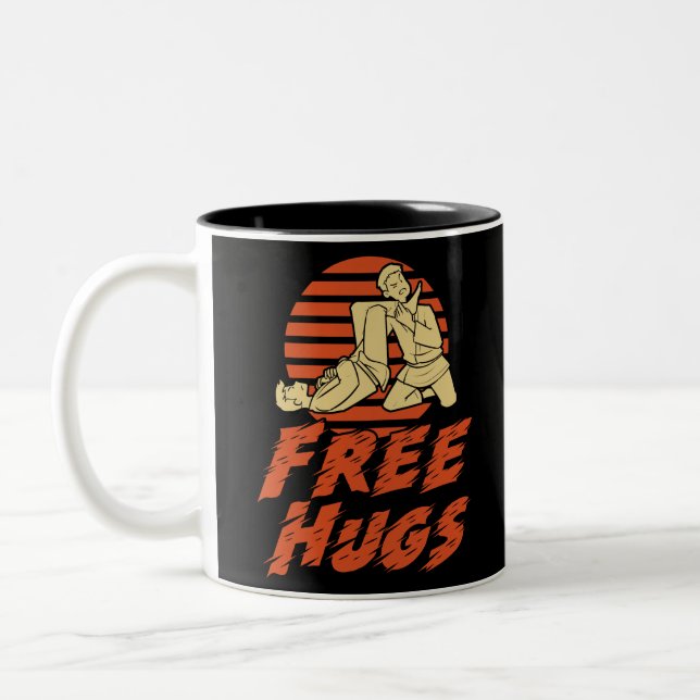 Tasse 2 Couleurs Funny Free Hugs - Brésilien Jiu-Jitsu, BJJ Cadeau (Gauche)