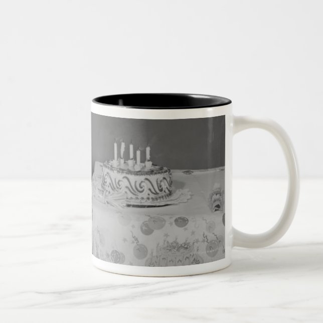 Tasse 2 Couleurs Garçon soufflant des bougies (Droit)