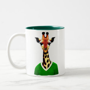 Tasse 2 Couleurs Giraffe mignonne portant un pull vert