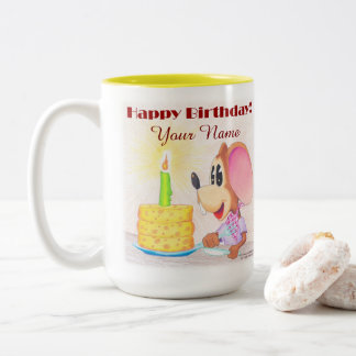 Tasse 2 Couleurs Happy Birthday Mouse with Cheesecake. 