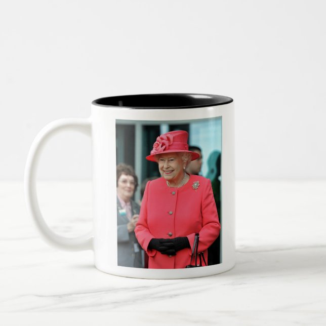 Tasse 2 Couleurs HM Queen Elizabeth II Warrington 2012 Professional (Gauche)