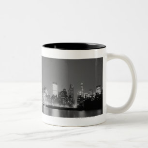 Tasse 2 Couleurs Horizon de ville la nuit