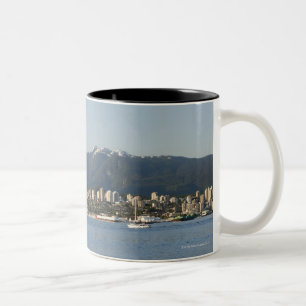 Tasse 2 Couleurs Horizon du nord et bord de mer de Vancouver vus