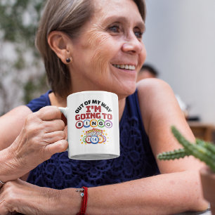 Tasse 2 Couleurs Hors de mon chemin je vais au Bingo