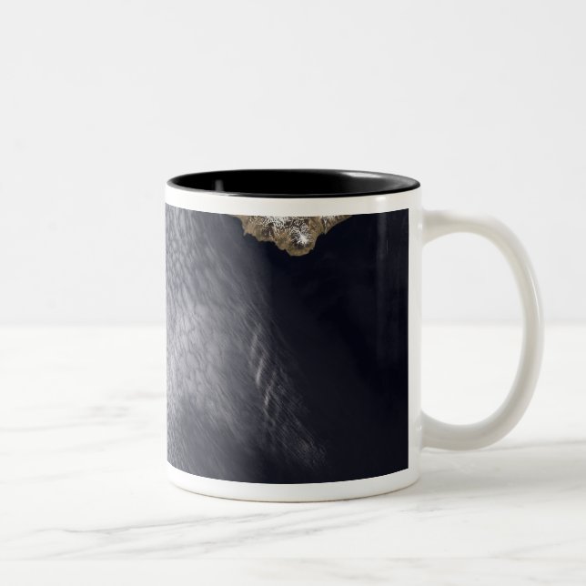 Tasse 2 Couleurs Image satellite de l'île de Semisopochnoi (Droit)