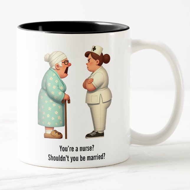 Tasse 2 Couleurs Infirmière Face-Off Avec Granny Fatigué (Créateur téléchargé)