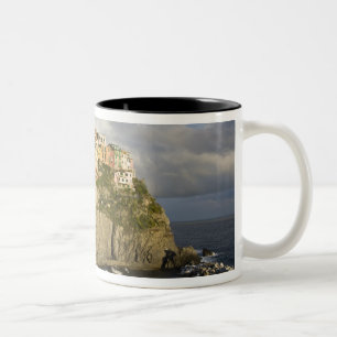 Tasse 2 Couleurs Italie, Cinque Terre, Manarola. Village sur une fa