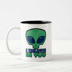 Tasse 2 Couleurs Je crois en toi, ami alien de dessin animé